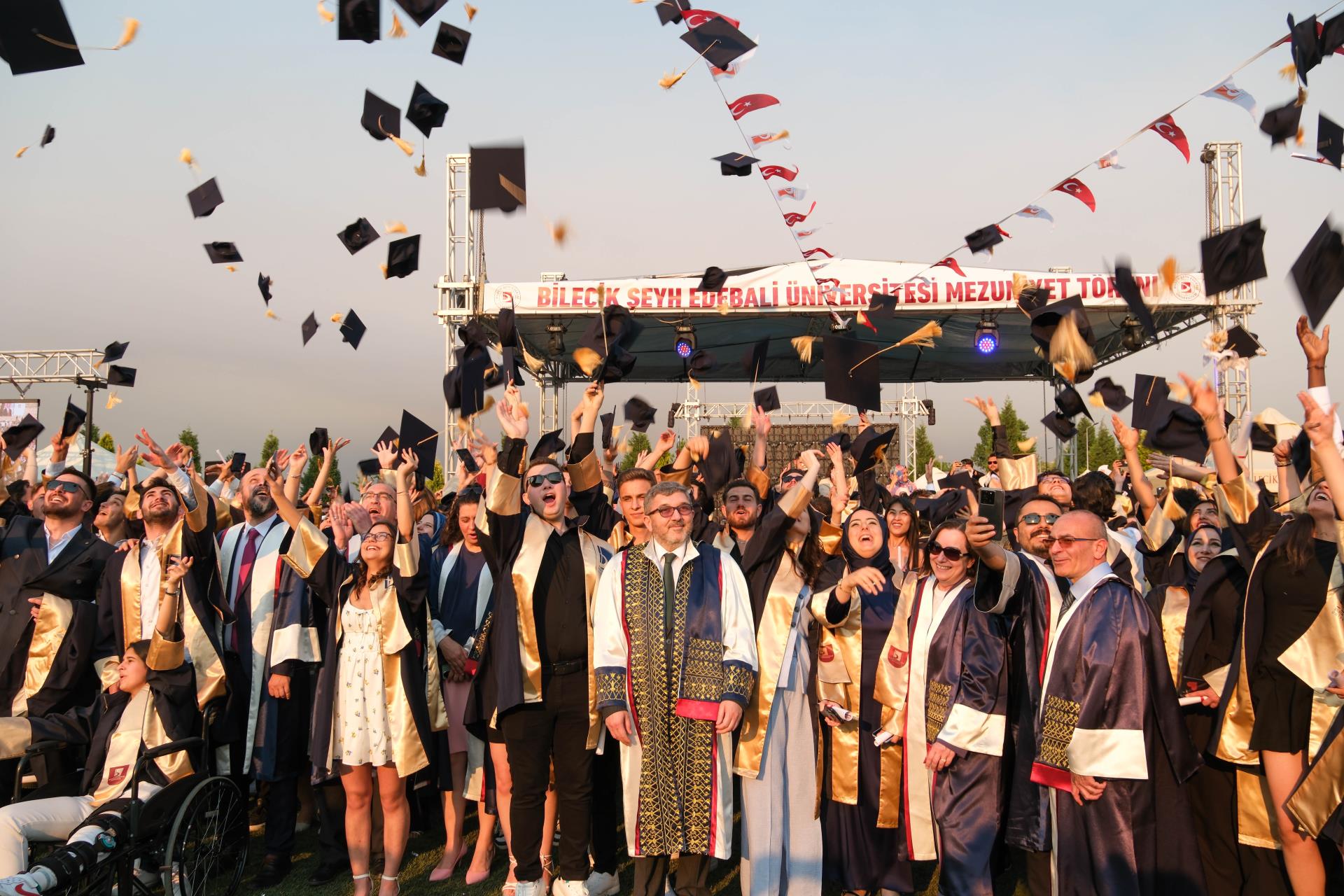 The 2024-2025 Academic Year Graduation Ceremony was held.
